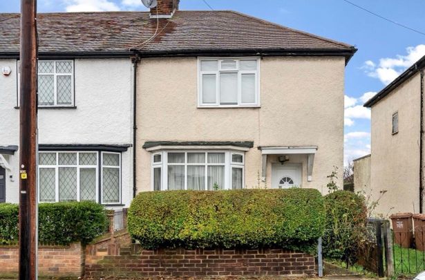 3 Bed End Terrace, Waite Davies Road, SE12 - Photo 1