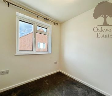 5 bed semi-detached house to rent in St Peters Close, Rickmansworth... - Photo 4