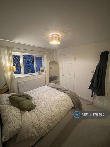 2 bedroom semi-detached house to rent - Photo 5