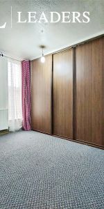 3 bedroom house to rent Baker Close, Basildon, Essex, SS15 - Photo 4