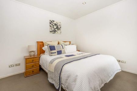 CITY CENTRE - 2 Bedroom Fully Furnished - Photo 2