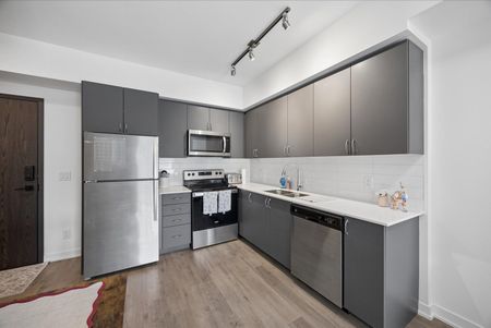 For Lease - 56 Lakeside Terrace Unit# 514, Barrie, Ontario - Photo 2