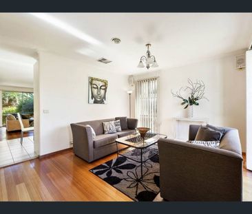 22 Parkside Crescent, Mornington, Vic 3931 - Photo 2