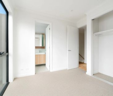 Stunning, brand new, CBD fringe - Photo 4