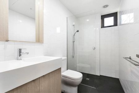 Light and airy living at the Journal, a boutique architecturally designed complex - Photo 3