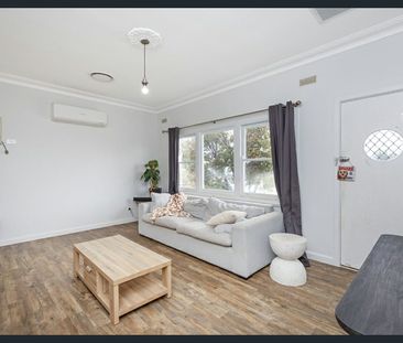 Stunningly Renovated Home with Large Backyard – A Must-See! - Photo 2