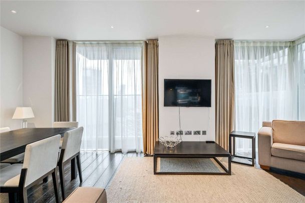 A luxuriously presented, 2 bedroom apartment situated on the 16th floor in the Heron development. - Photo 1