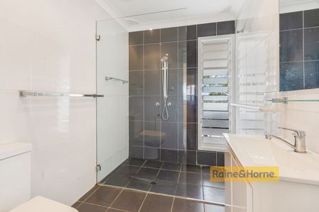 UPSTAIRS HOME IN GREAT LOCATION! - Photo 3