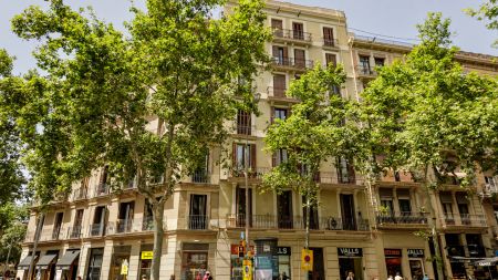 Room in a shared 16-bedroom apartment for rent in Sant Antoni, bills included - Photo 4