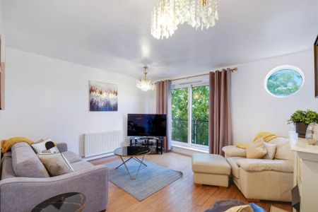 4 bedroom detached house to rent - Photo 2