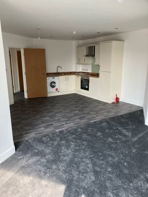 2 Bed Flat, Kirk Beston Close, LS11 - Photo 1