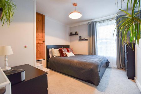 2 bedroom terraced house to rent - Photo 4