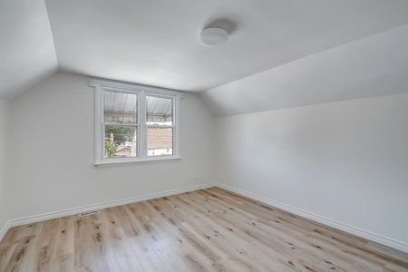 For Lease - 235 East 21st Street Unit# Main, Hamilton, Ontario - Photo 2