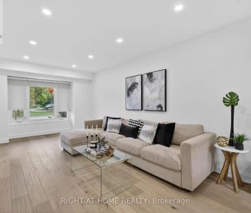 16 MAYVERN CRESCENT - Photo 1