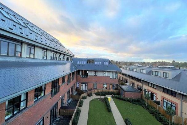 Woking, Surrey, GU21 - Photo 1