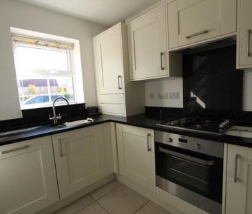 2 bedroom semi-detached house to rent - Photo 6