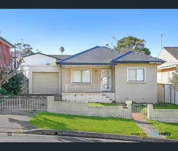 4 Gordon Crescent, Lake Heights, NSW 2502 - Photo 6