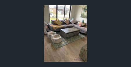 Cozy Four Bedroom Family House in Truganina - Photo 4