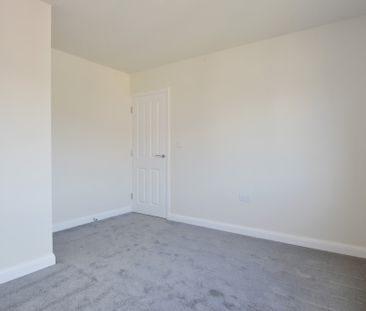 A wonderfully presented five bedroom home, with double garage and e... - Photo 6