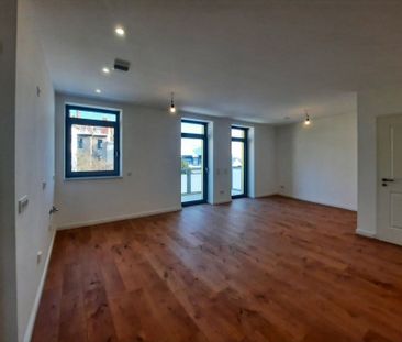 Elbnahe 3-Raum-Wohnung mit Balkon und viel Tageslicht - Photo 2