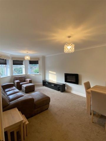 2 bedroom Flat To Let - Photo 2