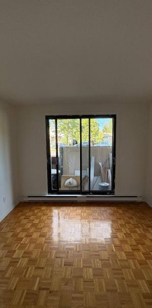 2 CH - 1 SDB - Laval - $1,150 /mo - Photo 1
