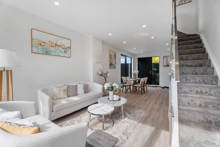 6/10 Hutchinsons Road, Bucklands Beach, NZ 2014 - Photo 2