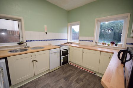 3 bedroom terraced house to rent - Photo 2