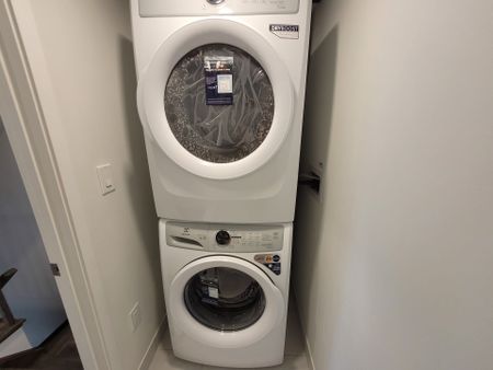 For Lease - 131 Honeycrisp Crescent Unit# TH215, Vaughan, Ontario - Photo 3