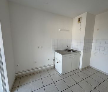 Location Appartement 4 pièces 75m² - Photo 2