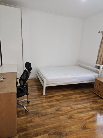 Room in a Shared Flat, Eastern Avenue, IG2 - Photo 2