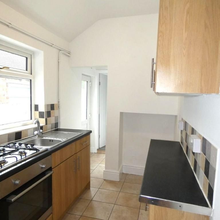 2 bedroom townhouse to rent - Photo 1