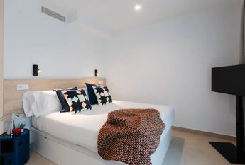 Calle Lazcano, Málaga, Andalusia 29008