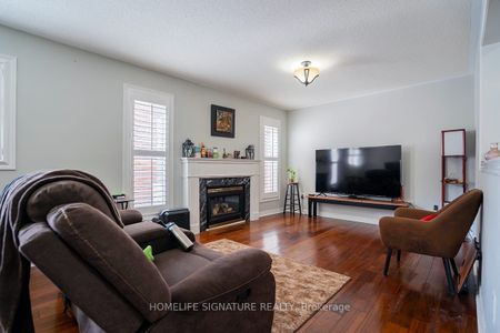 Detached Home For Lease | W8143764 - Photo 4