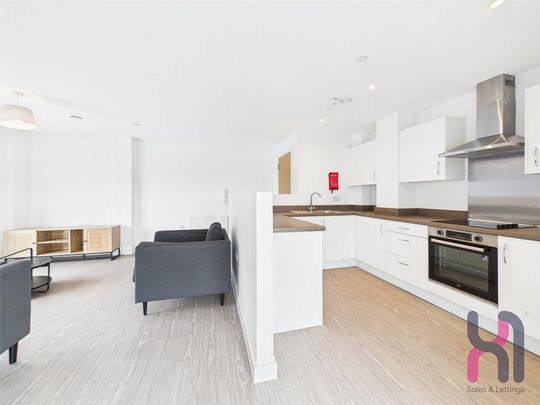 3 bedroom flat to rent - Photo 1