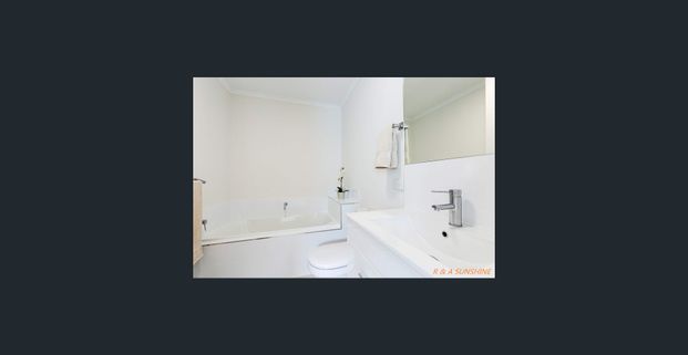 Luxury 3 bedroom townhouse in Buderim - Photo 1