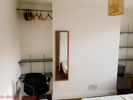 Bedroom 4 - Photo 2