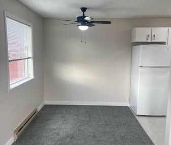 large 2 bed 1 bath - Photo 4