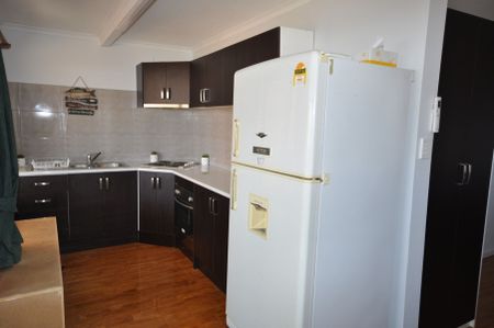 Fully Furnished Shack - Photo 5