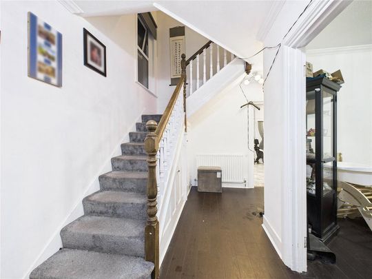 4 bedroom terraced house to rent - Photo 1