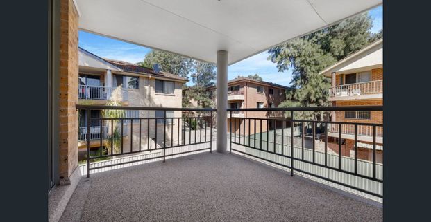 Central Location – Walk to Train station - Photo 1