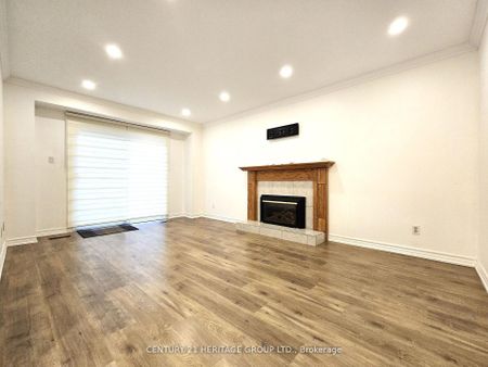 For Lease - 897 Caldwell Street, Newmarket, Ontario - Photo 2