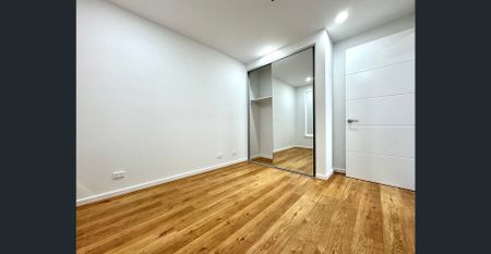 Elegant 5-Bedroom Home for Rent with Modern Features and Spacious Backyard! - Photo 4