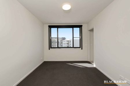 Tuggeranong Town Centre apartment - Photo 3