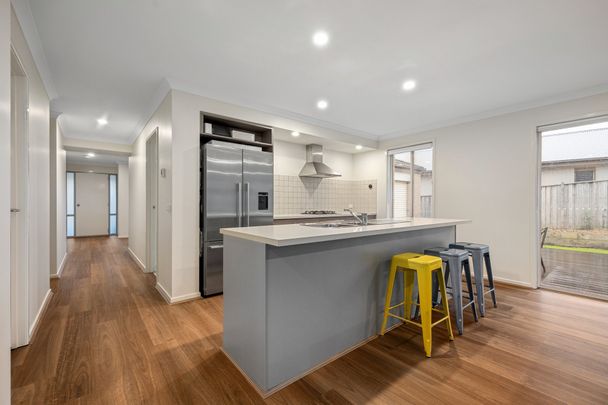 Beautiful Family Home in Peninsula Sands Estate - Photo 1