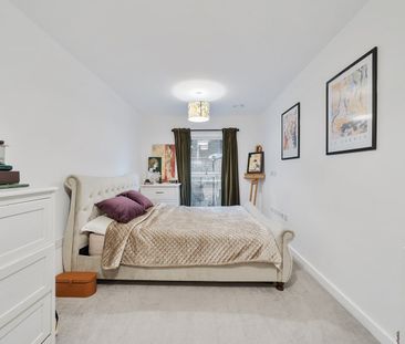 Brumwell Avenue, London, SE18 - Photo 3