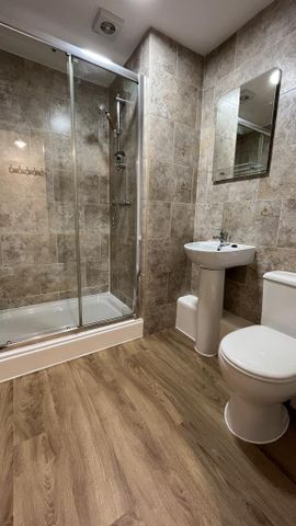 2 bedroom flat to rent - Photo 5