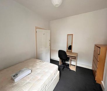 5 bedroom terraced house to rent - Photo 2