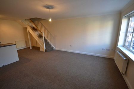 2 bed House - Mews for Rent - Photo 2