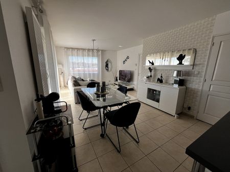 Location Appartement 3 pièces 72m² - Photo 4